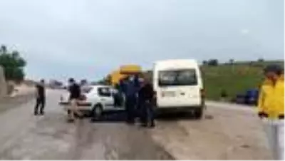 Son Dakika | Minibüs ile otomobil çarpıştı: 2 ölü, 8 yaralı - AFYONKARAHİSAR Son Dakika | Minibüs ile otomobil çarpıştı: 2 ölü, 8 yaralı - AFYONKARAHİSAR