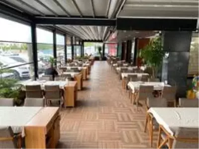 Son dakika haberi: Restoranların oturma alanları yeniden hizmet vermeye başladı Son dakika haberi: Restoranların oturma alanları yeniden hizmet vermeye başladı