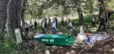 Salim Savcı toprağa verildi Salim Savcı toprağa verildi