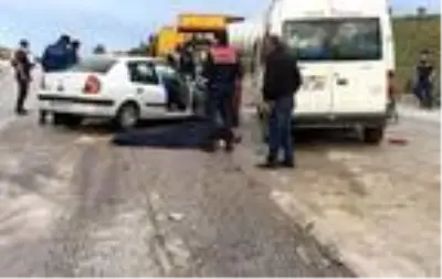 Tarım işçilerini taşıyan minibüs kaza yaptı: Biri 6 aylık bebek 2 kişi öldü, 8 kişi yaralandı Tarım işçilerini taşıyan minibüs kaza yaptı: Biri 6 aylık bebek 2 kişi öldü, 8 kişi yaralandı