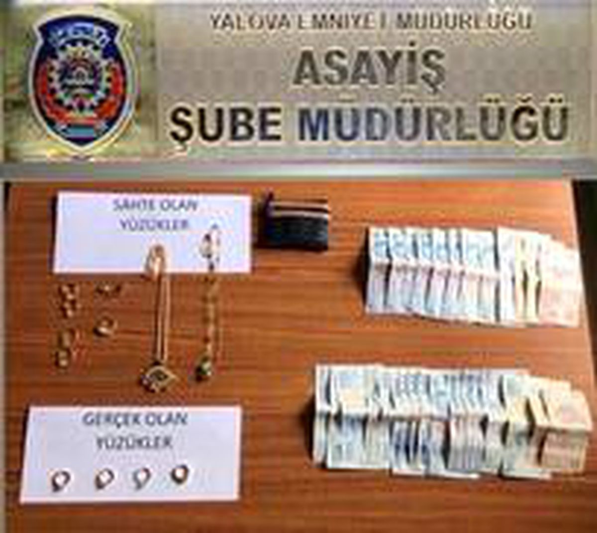 Tek taş yüzükleri sahteleri ile değiştiren dolandırıcılar yakalandı