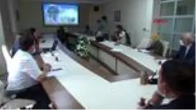 Tescillenen 'Bozcaada çavuş üzümü' için tanıtım toplantısı düzenlendi Tescillenen 'Bozcaada çavuş üzümü' için tanıtım toplantısı düzenlendi