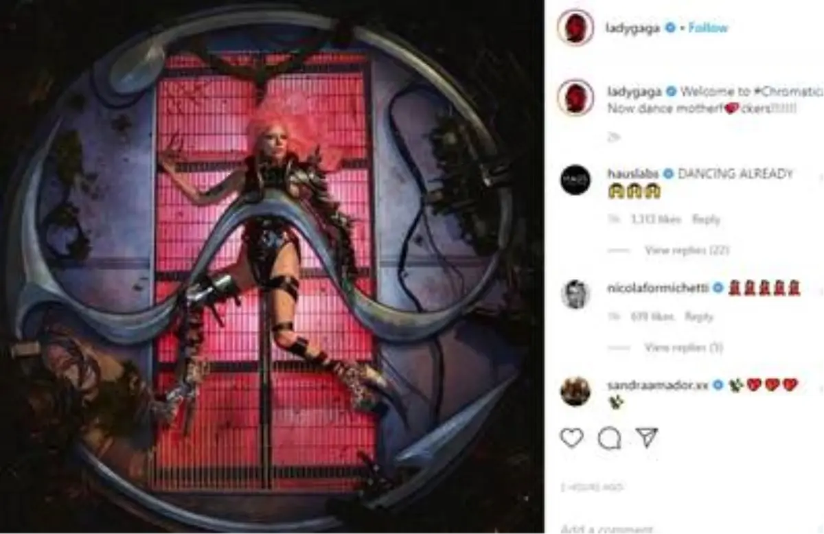 Yeni albümünün başarısı Lady Gaga'yı ağlattı!