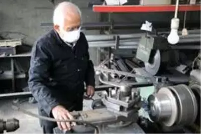 86 yaşındaki Nazım usta, günler sonra tezgahının başına geçti 86 yaşındaki Nazım usta, günler sonra tezgahının başına geçti