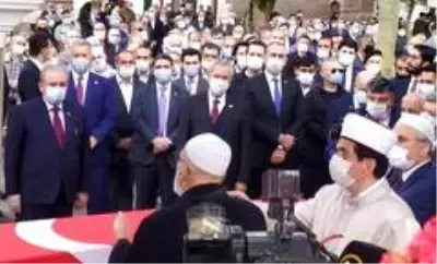 Ağrılı duayen siyasetçi Tekdal, son yolculuğuna uğurlandı Ağrılı duayen siyasetçi Tekdal, son yolculuğuna uğurlandı