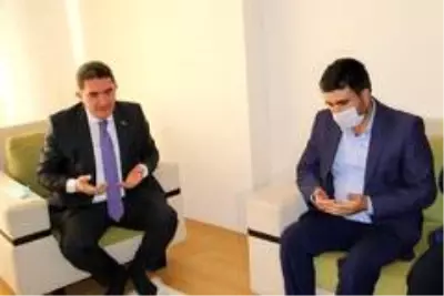 AK Parti'li milletvekillerinden Barış Çakan'ın ailesine taziye ziyareti AK Parti'li milletvekillerinden Barış Çakan'ın ailesine taziye ziyareti