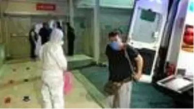 Anneleri koronavirüse yakalanan Türk aile, Mısır'dan ambulans uçakla getirildi