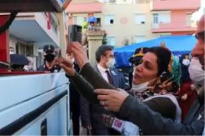 Antalya şehidini uğurluyor Antalya şehidini uğurluyor