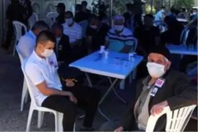 Antalya şehidini uğurluyor Antalya şehidini uğurluyor