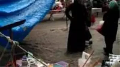 Arnavutköy'de semt pazarını su bastı Arnavutköy'de semt pazarını su bastı