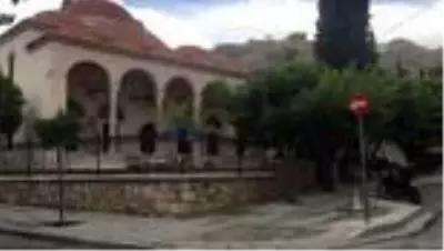 Atina camisiz başkent, tarihi Fethiye Camisi ise sergi salonu - ATİNA