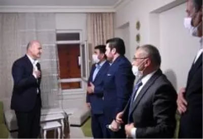 Bakan Soylu ve Başkan Sayan'dan Ağrılı Barış Çakan'ın ailesine taziye ziyareti Bakan Soylu ve Başkan Sayan'dan Ağrılı Barış Çakan'ın ailesine taziye ziyareti