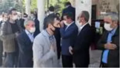 Bakan Yardımcısı Dere'nin babası son yolculuğuna uğurlandı Bakan Yardımcısı Dere'nin babası son yolculuğuna uğurlandı
