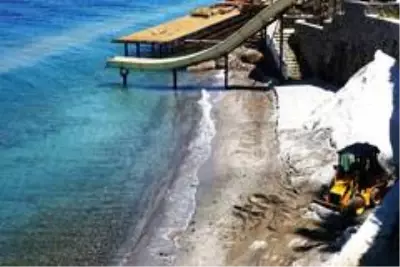 Bodrum'da mermer tozunu 'beyaz kum' diye serecek olan 5 yıldızlı otele 345 bin lira ceza kesildi Bodrum'da mermer tozunu 'beyaz kum' diye serecek olan 5 yıldızlı otele 345 bin lira ceza kesildi