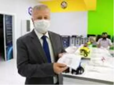 Son dakika haberi: Burdur'da öğretmenlerin maske mesaisi