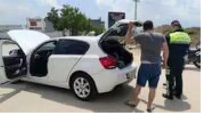 Çalıntı ihbarı yaptığı aracını geri aldığını polislere bildirmeyen sürücü, polisleri harekete geçirdi Çalıntı ihbarı yaptığı aracını geri aldığını polislere bildirmeyen sürücü, polisleri harekete geçirdi