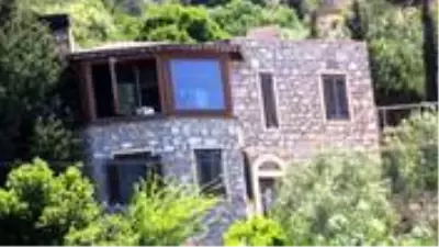 Can Dündar'ın Bodrum'daki milyon dolarlık villasının kaçak bölümlerine yıkım kararı çıktı Can Dündar'ın Bodrum'daki milyon dolarlık villasının kaçak bölümlerine yıkım kararı çıktı