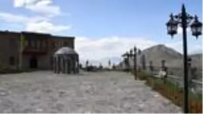 Doğu'nun tarihine ışık tutan mekanlar, normalleşmeyle yeniden kapılarını açtı Doğu'nun tarihine ışık tutan mekanlar, normalleşmeyle yeniden kapılarını açtı