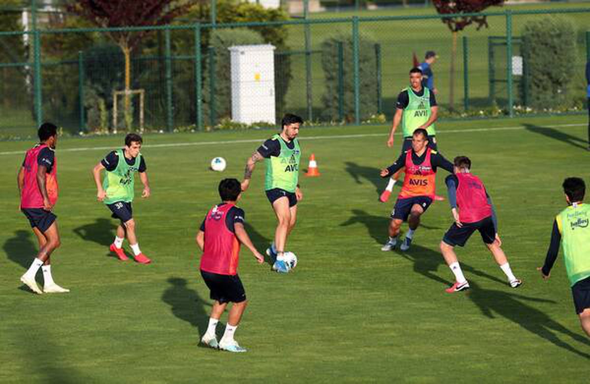 Fenerbahçe'de son yapılan koronavirüs testleri negatif çıktı