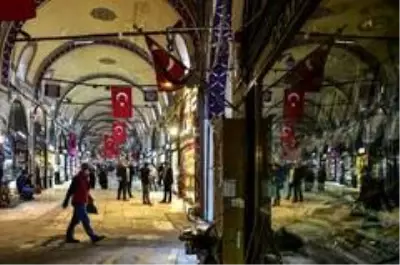 İstanbul'un çarşılarında normalleşme yoğunluğu İstanbul'un çarşılarında normalleşme yoğunluğu