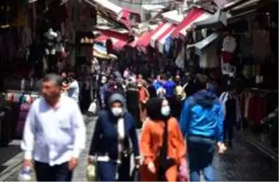 İstanbul'un çarşılarında normalleşme yoğunluğu İstanbul'un çarşılarında normalleşme yoğunluğu