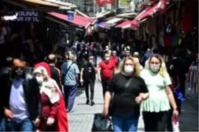 İstanbul'un çarşılarında normalleşme yoğunluğu İstanbul'un çarşılarında normalleşme yoğunluğu