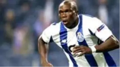 Porto, Beşiktaş'ın gündemindeki Aboubakar'ı satış listesine koydu Porto, Beşiktaş'ın gündemindeki Aboubakar'ı satış listesine koydu