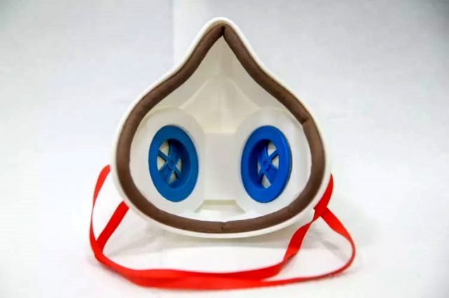 Sağlık çalışanlarının korunması amacıyla kendi kendini temizleyen maske geliştirildi