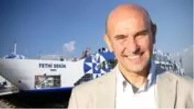 Şehit polis memuru Fethi Sekin'in isminin verildiği feribot İzmir'de denize indirildi Şehit polis memuru Fethi Sekin'in isminin verildiği feribot İzmir'de denize indirildi