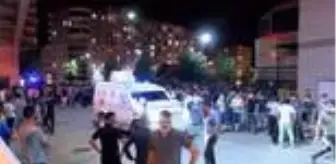 Pervari: Siirt'te operasyona giden askerleri taşıyan zırhlı araç devrildi 2 şehit, 7 yaralı Pervari: Siirt'te operasyona giden askerleri taşıyan zırhlı araç devrildi 2 şehit, 7 yaralı
