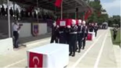 Siirt'te şehit olan 2 asker için tören düzenlendi Siirt'te şehit olan 2 asker için tören düzenlendi