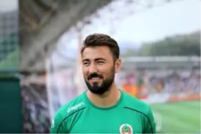 Takımının başarısına 4 dilde katkı oluyor Takımının başarısına 4 dilde katkı oluyor