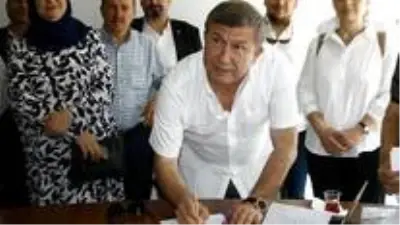 Tanju Çolak, Türkiye'deki kulüp başkanlarına sert çıktı: Kulüplerin parası deniz, yemeyen keriz Tanju Çolak, Türkiye'deki kulüp başkanlarına sert çıktı: Kulüplerin parası deniz, yemeyen keriz