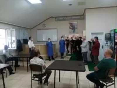 Taşıyıcı esnafı'na sağlık çalışanları eğitim verdi Taşıyıcı esnafı'na sağlık çalışanları eğitim verdi