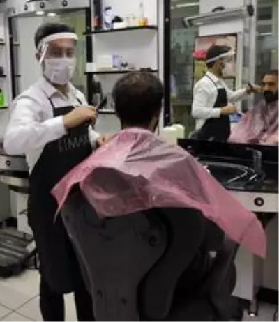 Tatvan'daki berber, kuaför ve güzellik salonlarından 'korona virüs' açıklaması Tatvan'daki berber, kuaför ve güzellik salonlarından 'korona virüs' açıklaması