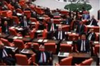 TBMM Genel Kurulu'nda 48 gün sonra 'maskeli' oturum TBMM Genel Kurulu'nda 48 gün sonra 'maskeli' oturum
