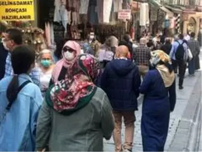 Vatandaş düğün alışverişine çıktı, Mahmutpaşa eski günlerini aratmadı Vatandaş düğün alışverişine çıktı, Mahmutpaşa eski günlerini aratmadı