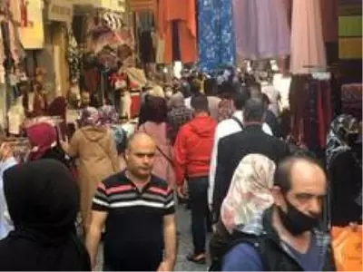 Vatandaş düğün alışverişine çıktı, Mahmutpaşa eski günlerini aratmadı Vatandaş düğün alışverişine çıktı, Mahmutpaşa eski günlerini aratmadı