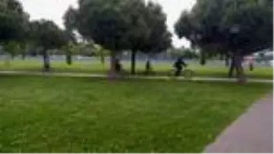 18 yaş altı çocuklar parklarda ve yeşil alanlarda eğlendi (3) 18 yaş altı çocuklar parklarda ve yeşil alanlarda eğlendi (3)