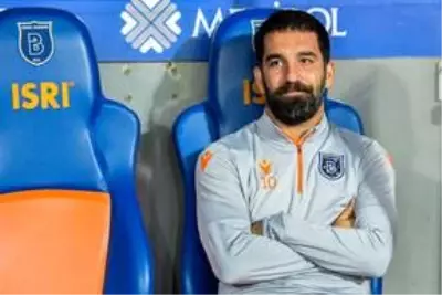 Ahmet Nur Çebi'den Arda Turan iddialarına yanıt: Özümüze dönüyoruz, manasız transferler geçmişte kaldı Ahmet Nur Çebi'den Arda Turan iddialarına yanıt: Özümüze dönüyoruz, manasız transferler geçmişte kaldı