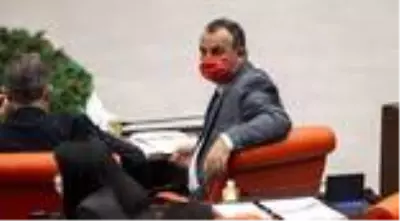 AK Parti'li Yavuz'dan bayrak ve Atatürk imzası bulunan maske takan CHP'li vekillere tepki