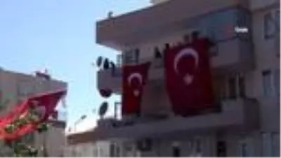 Antalya şehidini uğurluyor Antalya şehidini uğurluyor
