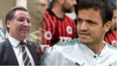 Bursaspor Başkanı Mesut Mestan'dan Batalla açıklaması: 'Görev alabilir' Bursaspor Başkanı Mesut Mestan'dan Batalla açıklaması: 'Görev alabilir'