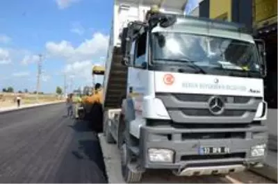 Büyükşehir Belediyesinin Tarsus'ta asfalt çalışmaları sürüyor Büyükşehir Belediyesinin Tarsus'ta asfalt çalışmaları sürüyor