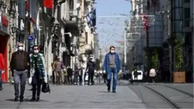 Covid-19 Vaka Sayısı Ne Zaman Yüzün Altına Düşecek? İşte Açıklama Covid-19 Vaka Sayısı Ne Zaman Yüzün Altına Düşecek? İşte Açıklama