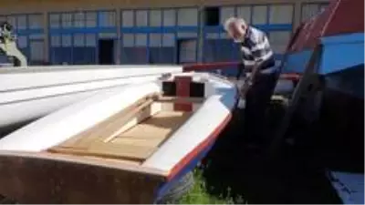 Denizi olmayan ilde ekmeğini tekneden kazanıyor