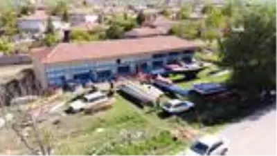 Denizi olmayan ilde ekmeğini tekneden kazanıyor Denizi olmayan ilde ekmeğini tekneden kazanıyor