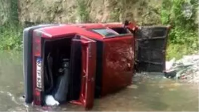 Dereye uçan otomobilin sürücüsü hayatını kaybetti