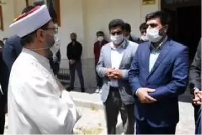 Diyanet İşleri Başkanı Erbaş'tan Barış Çakan'ın ailesine taziye ziyareti Diyanet İşleri Başkanı Erbaş'tan Barış Çakan'ın ailesine taziye ziyareti