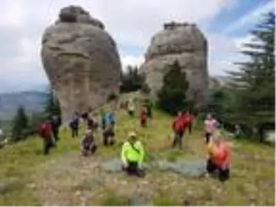 Günler sonra sosyal mesafeli yürüyüşte doğayla buluştular